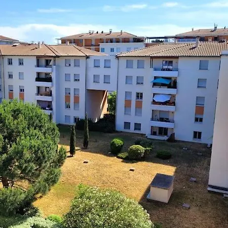 Apartment Proche Stade Avec Piscine